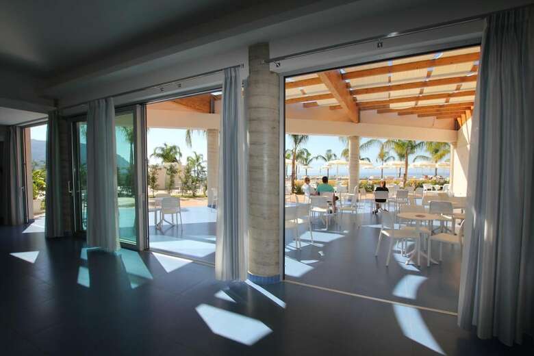 Hotel Blue Bay Resort