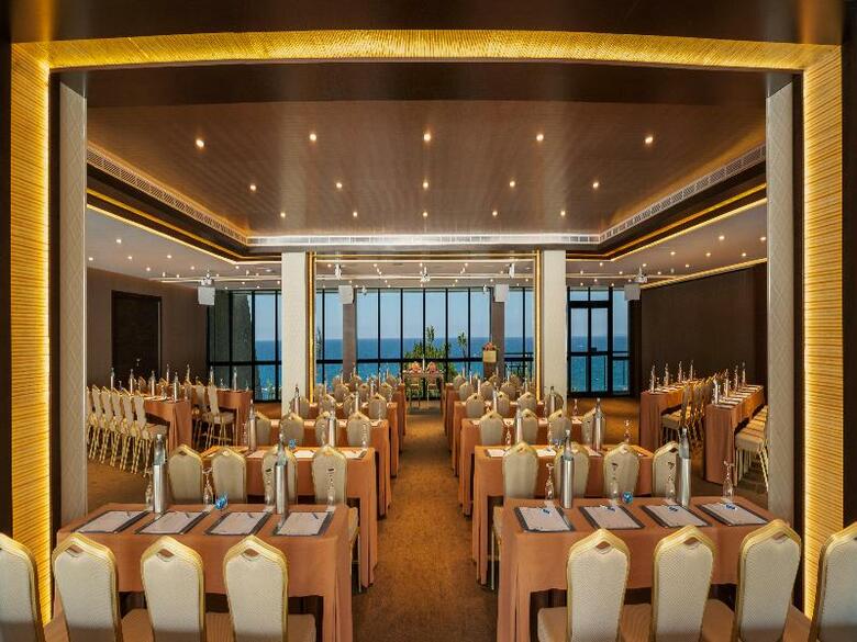 Amathus Beach Hotel