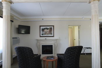 Hotel Monte Carlo Inns Barrie Suites