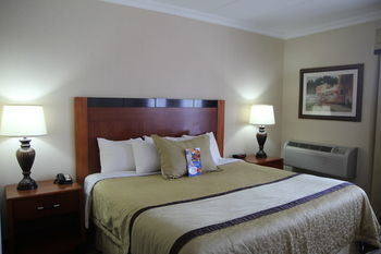 Hotel Monte Carlo Inns Barrie Suites