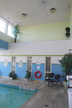 Hotel Monte Carlo Inns Barrie Suites