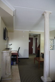 Hotel Monte Carlo Inns Barrie Suites