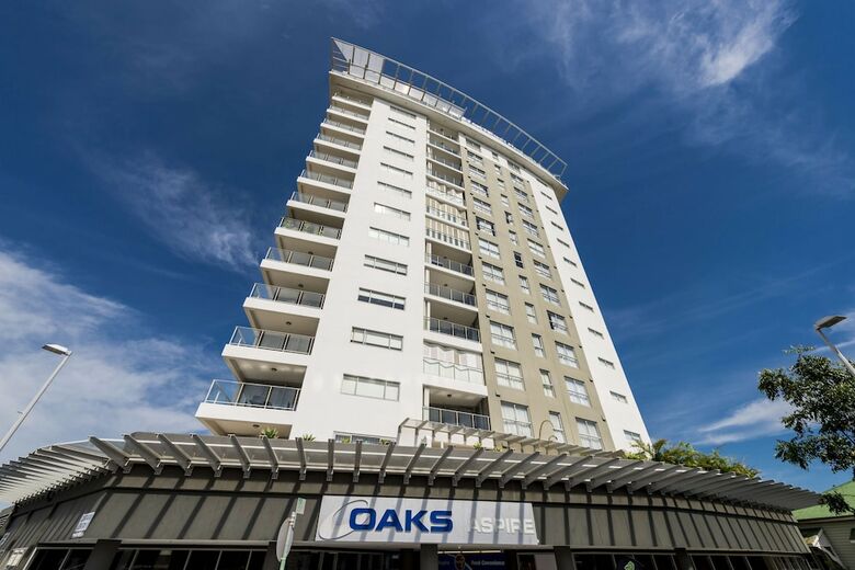 Hotel Oaks Aspire