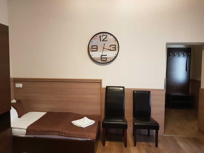 Central Hotel 21