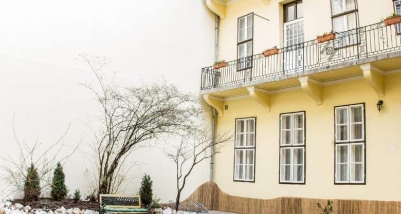 Central Hotel 21
