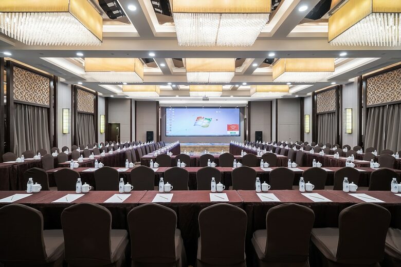 Minshan Lhasa Grand Hotel