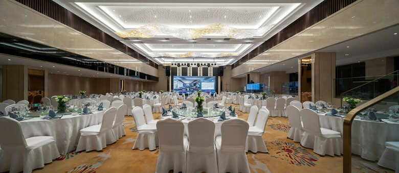 Minshan Lhasa Grand Hotel
