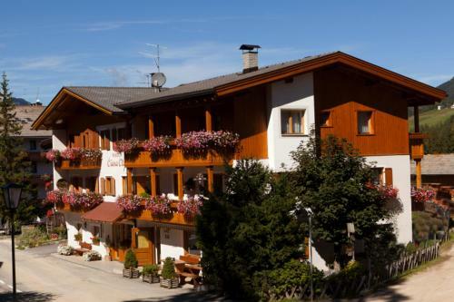 Hotel Pension Ciasa Olga
