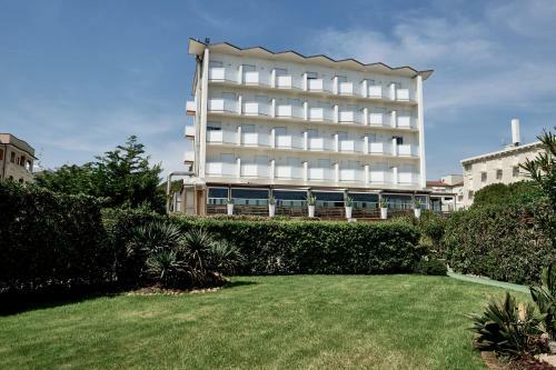 Rouge Hotel International