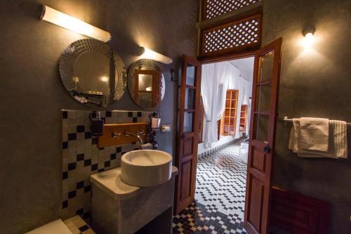 Riad Ryad 53