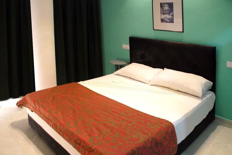 Azayla Hotel