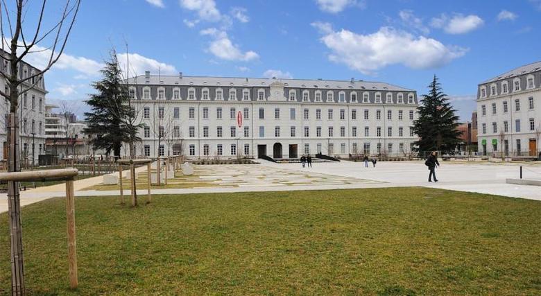 Hotel Residhome Grenoble Caserne De Bonne