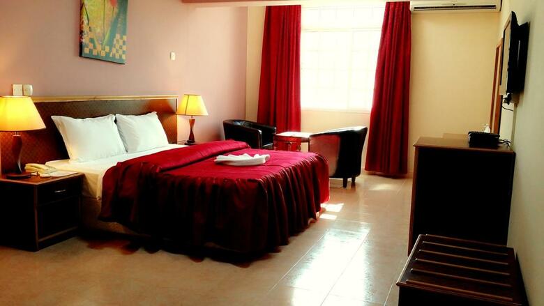 Muttrah Hotel