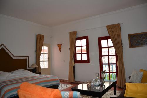 Riad Ryad Watier