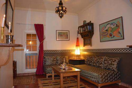 Riad Ryad Watier
