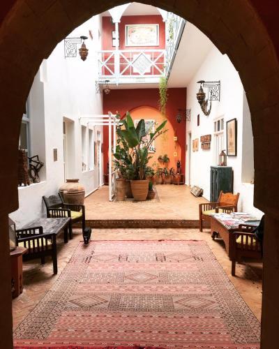 Riad Ryad Watier