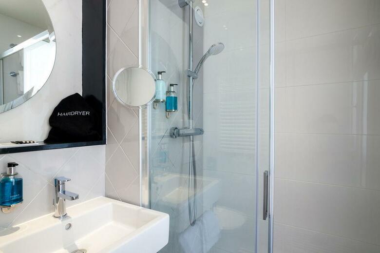 Hotel Jardin Le Br�a