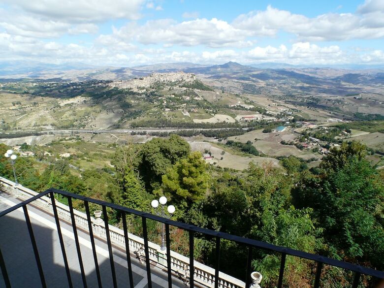 Sicily Rooms & Hostel Enna