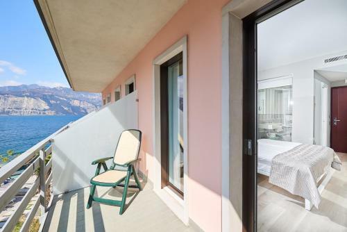 Hotel Castello Lake Front