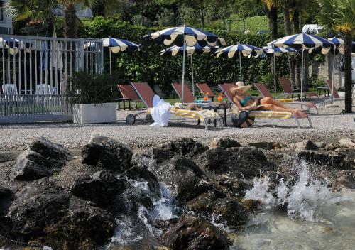 Hotel Castello Lake Front