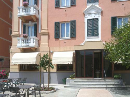 Hotel Flora