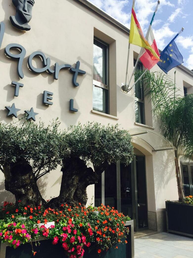 Melqart Hotel