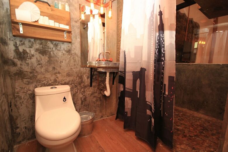 Sereno Art Hotel