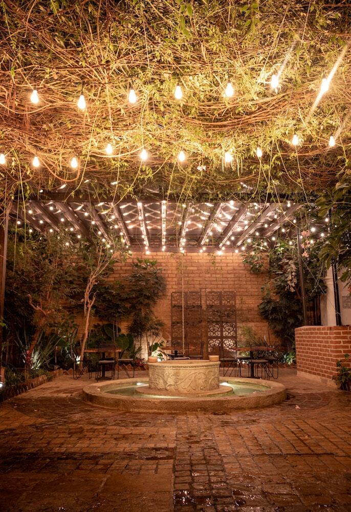 Sereno Art Hotel