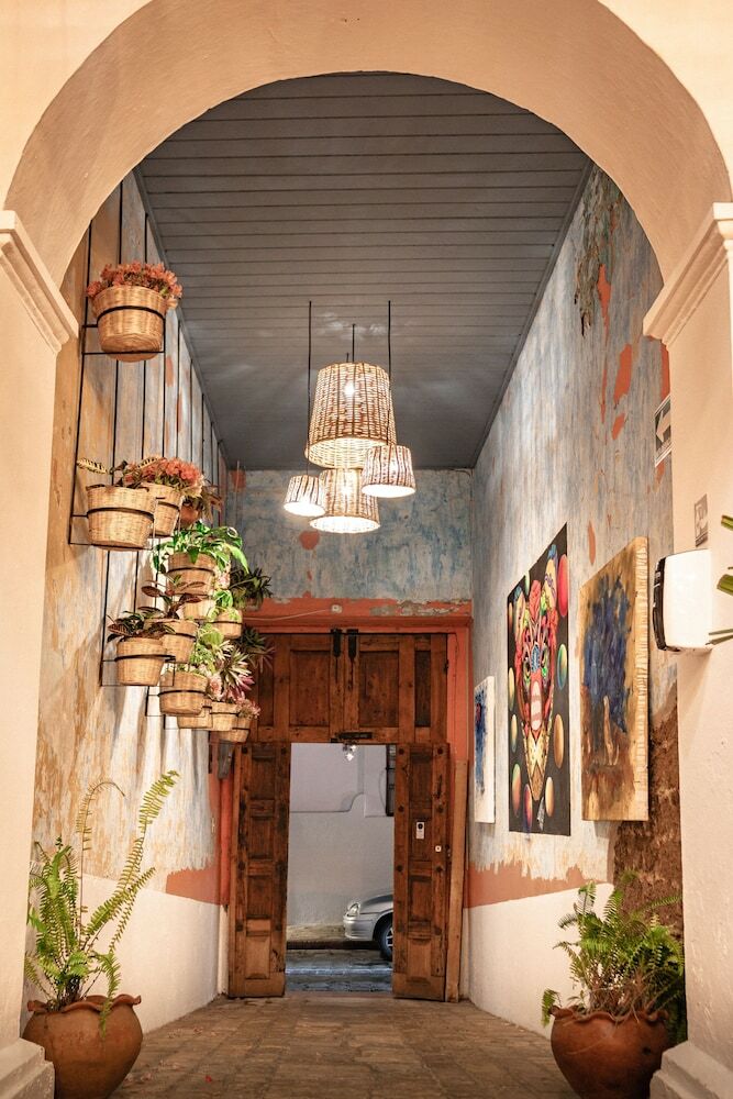 Sereno Art Hotel