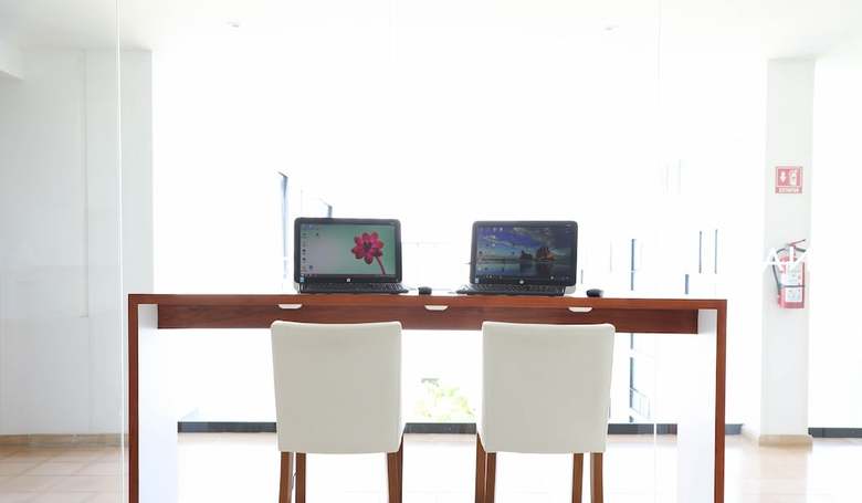 Aparthotel Anah Suites Ph By Ocean Front