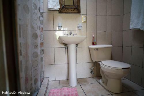 Hostal Flor De Cera