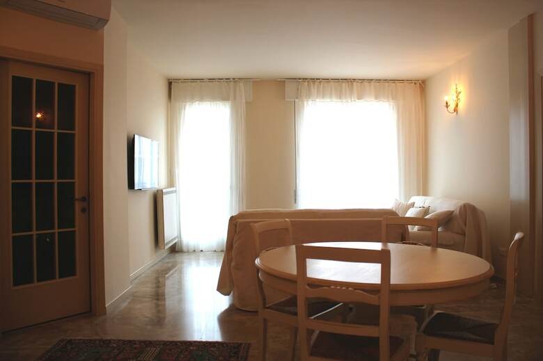 Apartamento Casa Camilla City