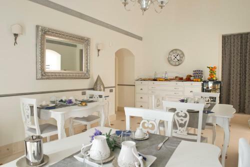 Hostal Sassisuite