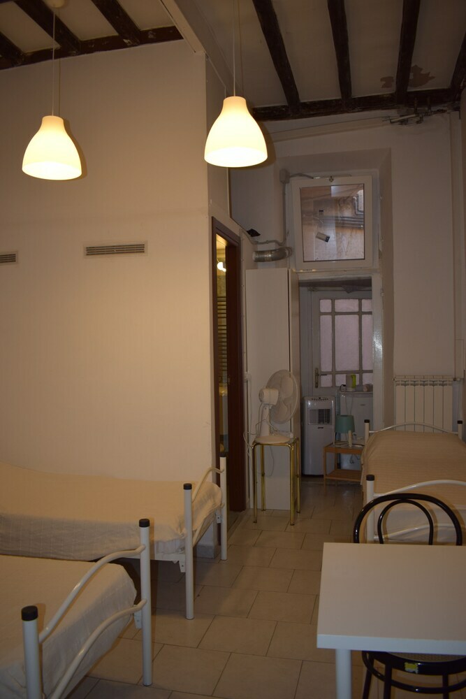 Hostal Rose Santamaria Residence