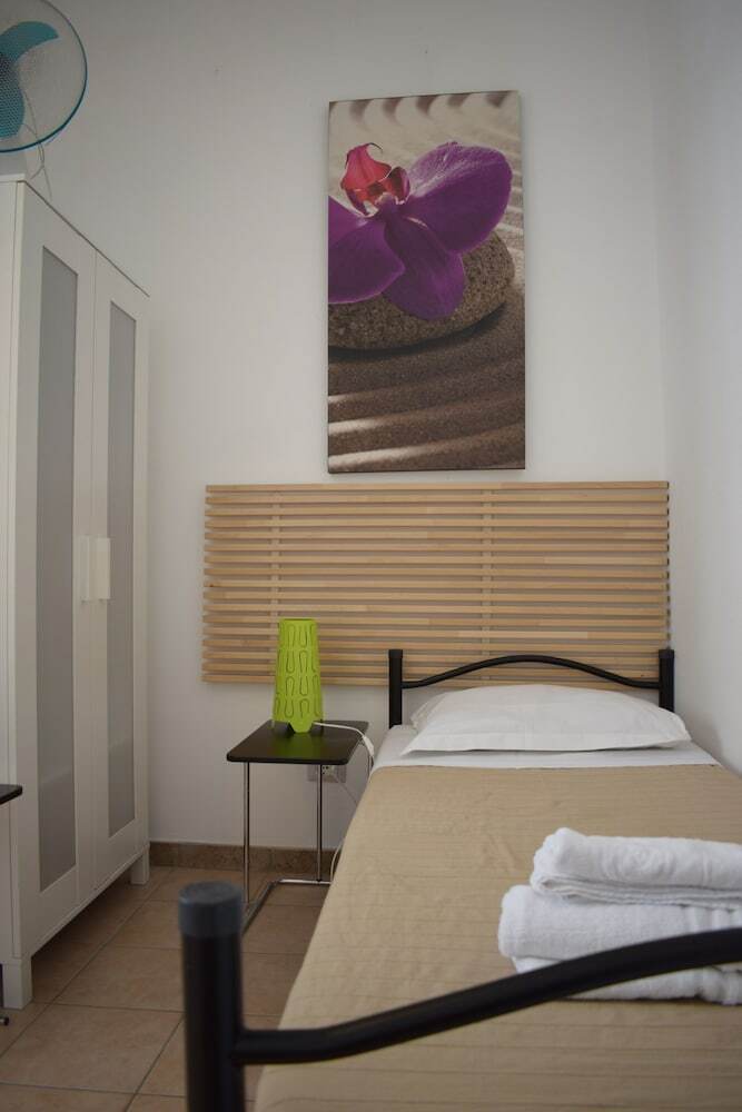 Hostal Rose Santamaria Residence