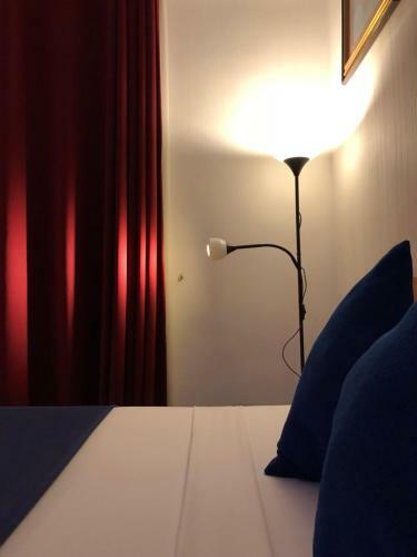 Santa Maria La Nova 21 B&B