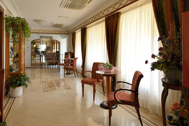 Hotel Capri & Residence