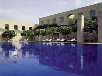 Hotel Trident