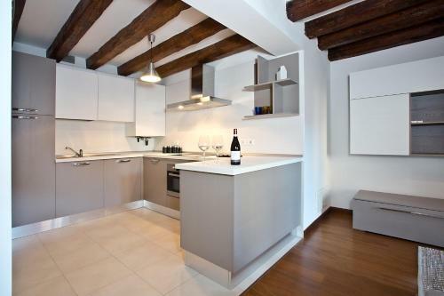 Good Wine Apartments