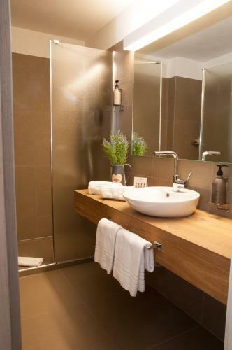 Alexander Charme Hotel