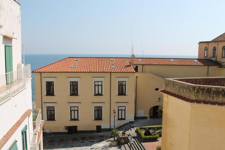 Bed & Breakfast Diecisedici