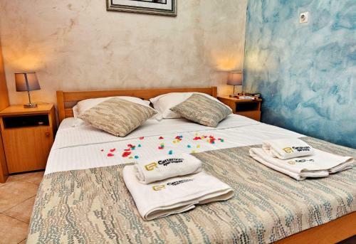 Cattaroom Apartments