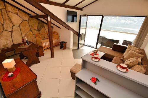 Cattaroom Apartments