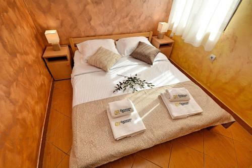 Cattaroom Apartments
