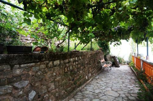 Hostal Guest House Kuti