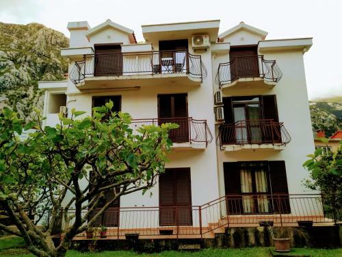 Hostal Rooms & Apartments Vukasovi?