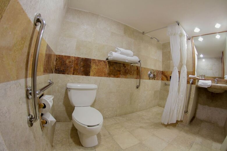 Hotel Plaza Pelicanos Club Beach Resort