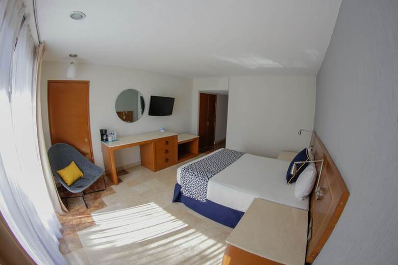 Hotel Plaza Pelicanos Club Beach Resort