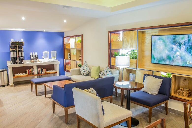 Hotel Plaza Pelicanos Club Beach Resort