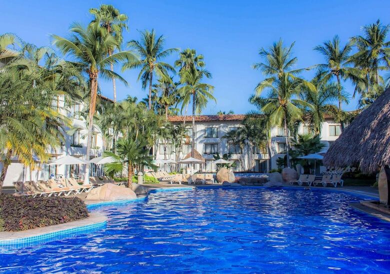 Hotel Plaza Pelicanos Club Beach Resort